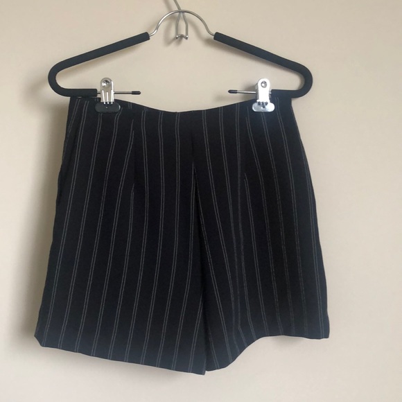 Wilfred Berdine Short - Picture 4 of 5